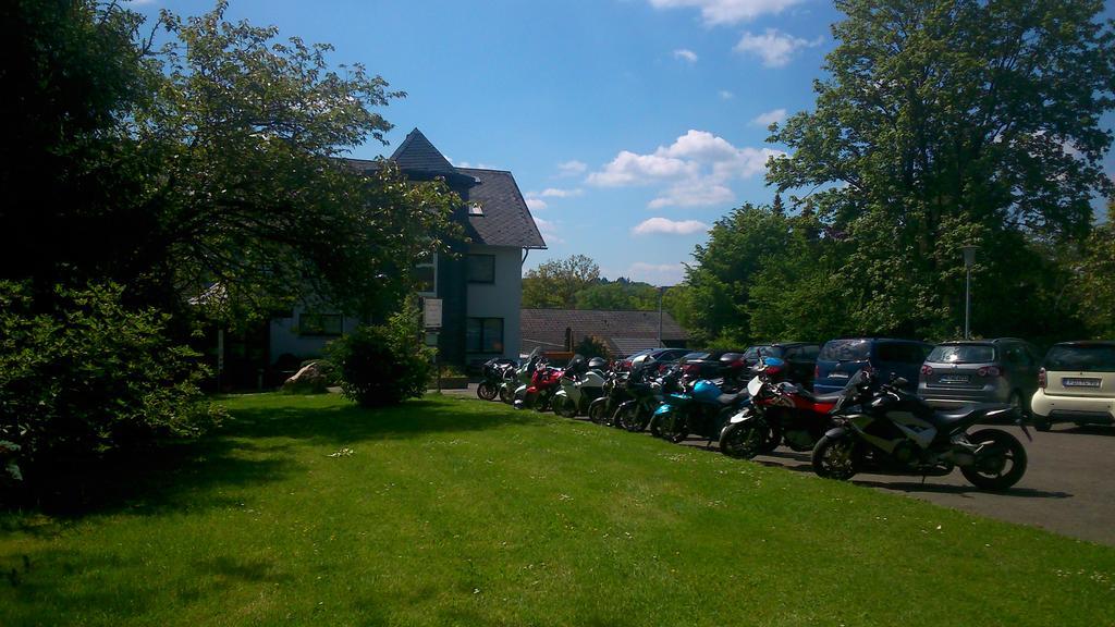 Landhotel Karrenberg Kirchberg  ภายนอก รูปภาพ